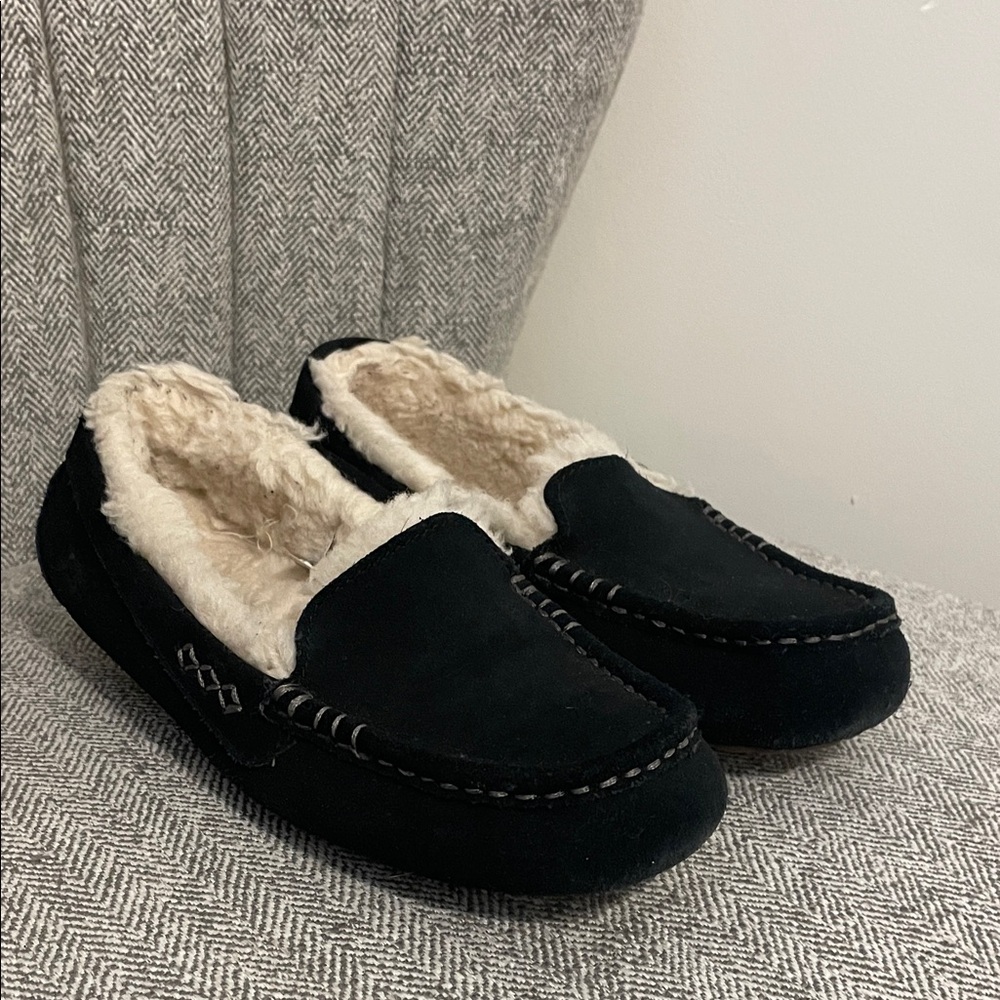 UGG slippers, black